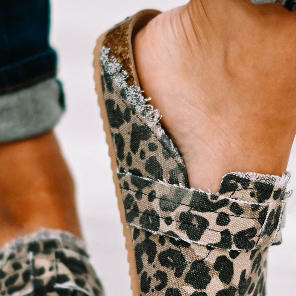 Leopard Buckle Strap Frayed Canvas Slip On Slippers - Picture 4 of 9